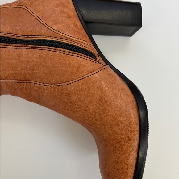 Fendi B-Buckle Tall Leather Boots | Tan | New Without Tags|35|Gorgeous Leather - Picture 6 of 12